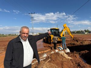 hatay-reyhanli-alakuzuda-1-saatlik-yagis-sele-neden-oldu-muhtar-kanal-istedi-hRDU3HPB